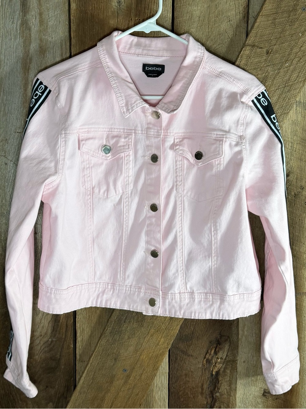 2018 bebe logo-tape cropped denim jacket size Large